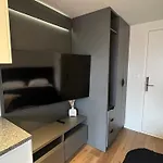 Stylish In The Heart Of Center ברדה