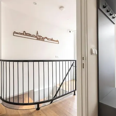 Stylish In The Heart Of Center *