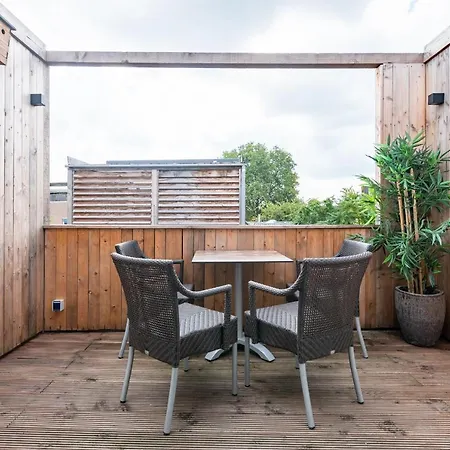 Stylish In The Heart Of Center Apartman Breda