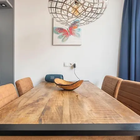 3 Stylish In The Heart Of Center דירה ברדה