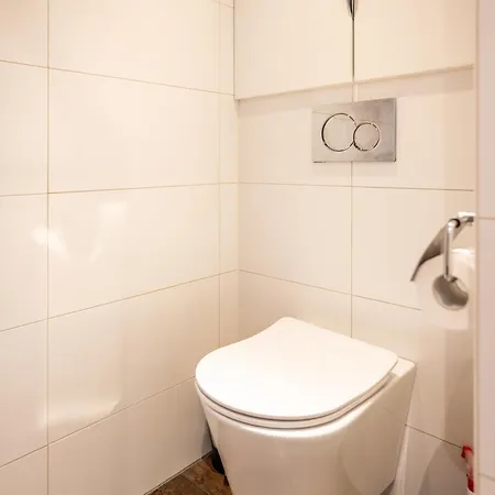 3 Stylish In The Heart Of Center Appartamento Breda