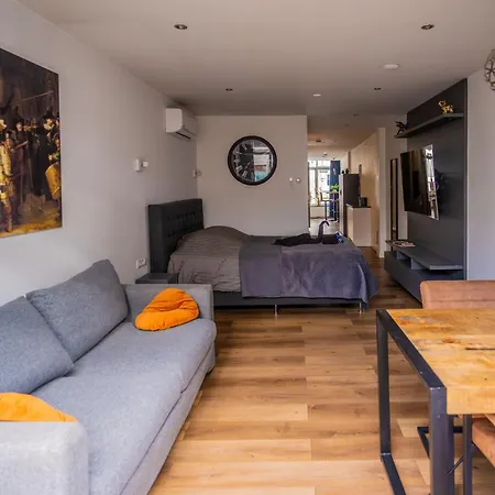 3 Stylish In The Heart Of Center Appartamento Breda