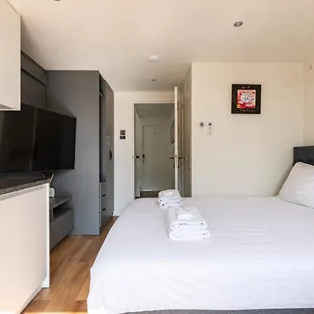 3 Stylish In The Heart Of Center Appartamento Breda