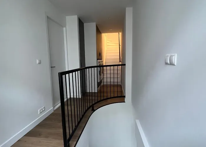 Stylish In The Heart Of Center *