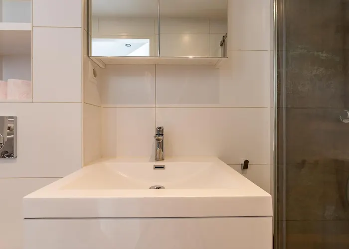 Stylish In The Heart Of Center * ברדה