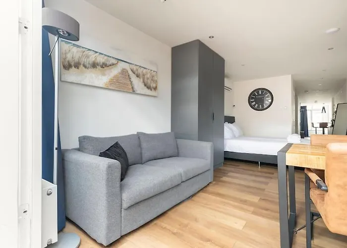 Stylish In The Heart Of Center Bréda